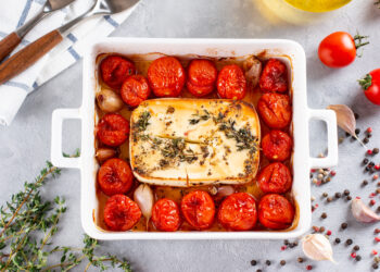 Savor the Sunshine: Delightful Baked Feta Pasta Perfect for Family Summer Dinners