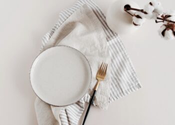 Craft Elegant, Sustainable Cloth Napkins for a Greener Dining Experience