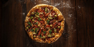 Master the Art of Homemade Pizza: A Flavorful Guide to Creating the Perfect Pie